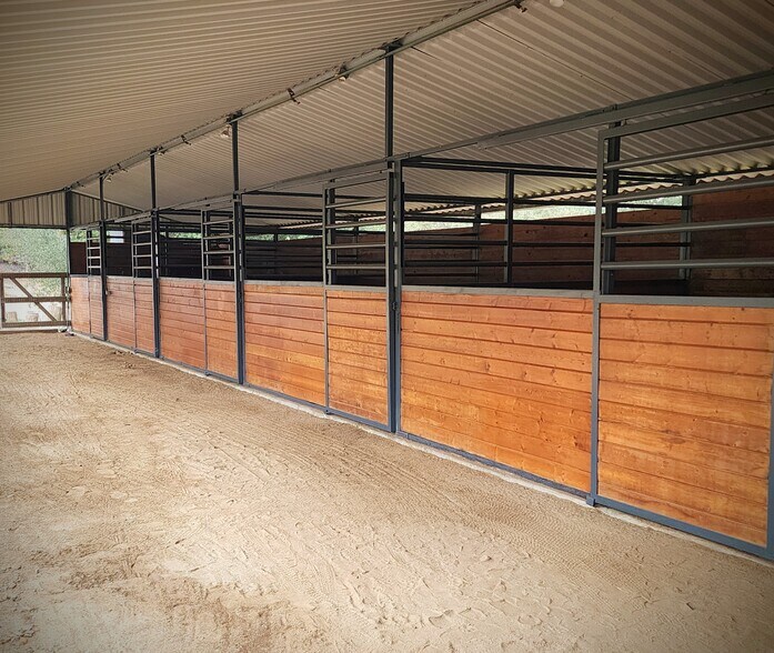 Building Photo - 2029 Willow Glen Rd