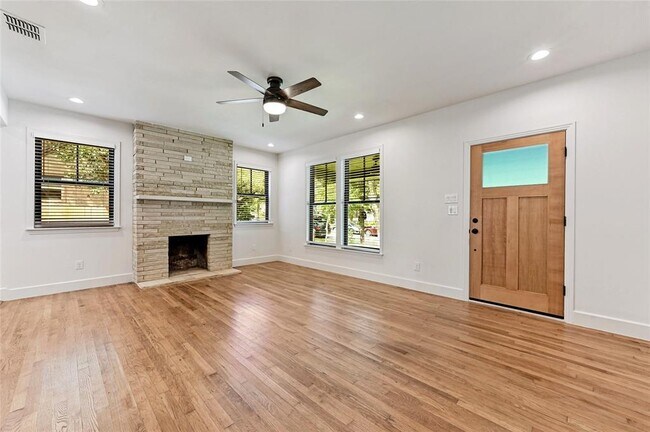 Building Photo - 3107 Dancy St