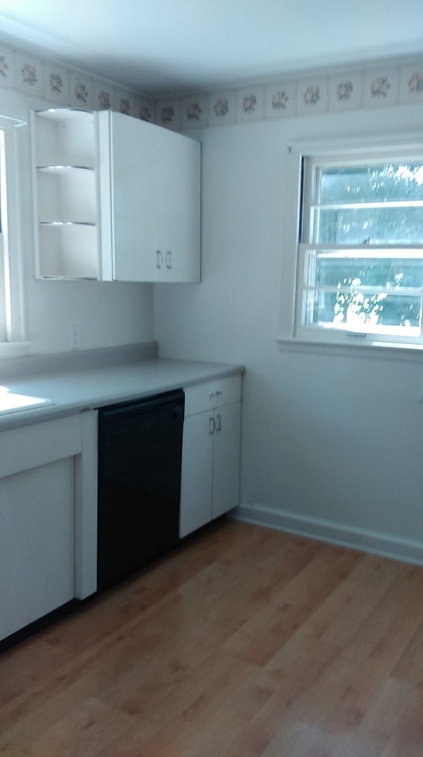 Building Photo - **August 2026****- 3 bed 2 bath - Large ba...