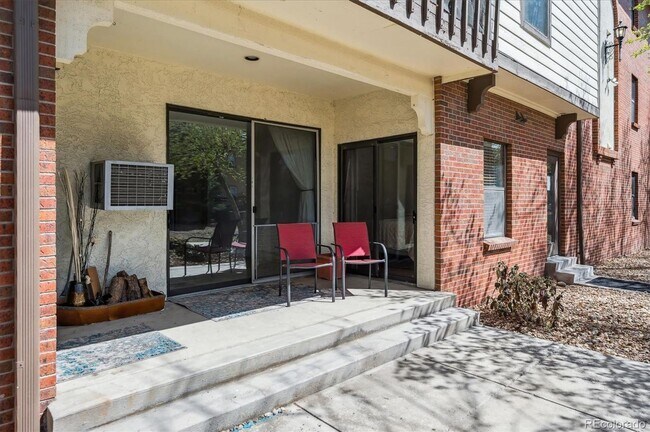 Building Photo - Spacious 2BD, 2BA Condo with Bonus Flex Room