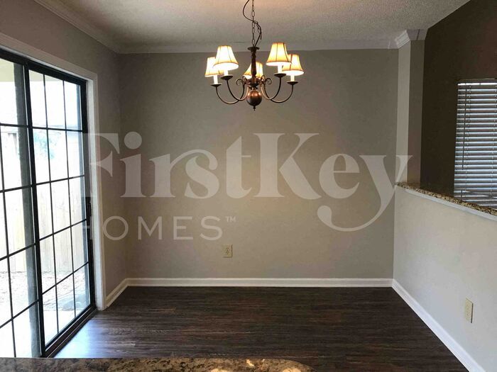 Building Photo - 7098 Maryland Ct