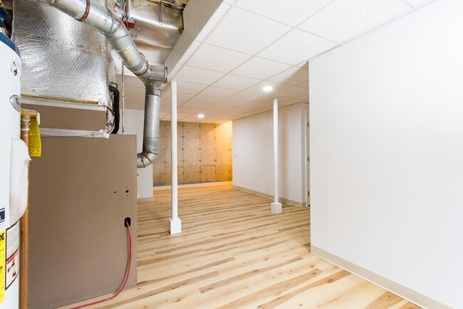 Building Photo - 270 New Braintree Rd