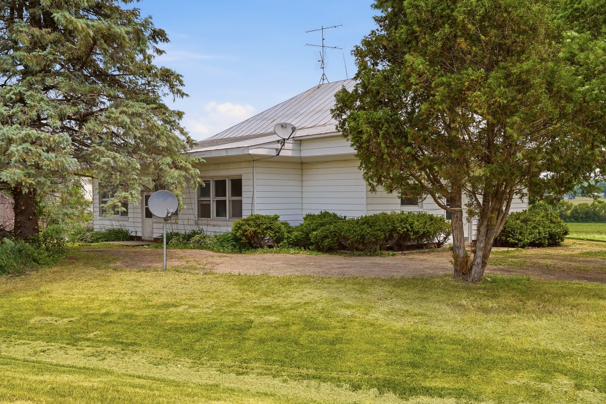 Building Photo - 13979 Fedora Rd
