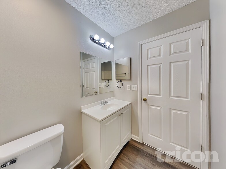 Building Photo - 9 Riddle Pl