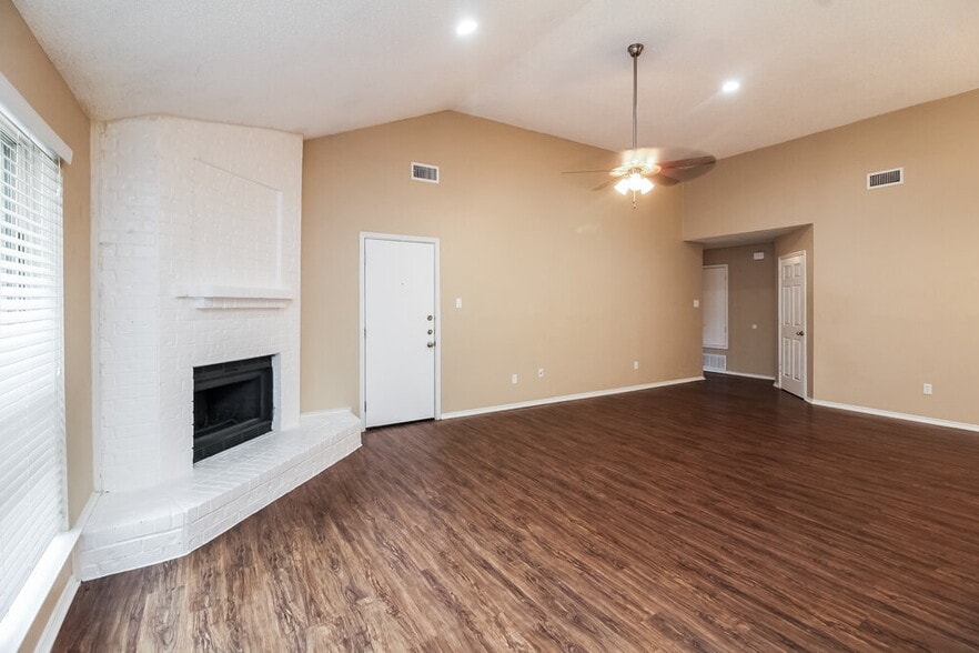 Building Photo - 405 Lemon Dr