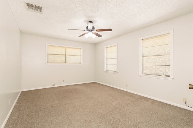 Building Photo - 1407 Key St