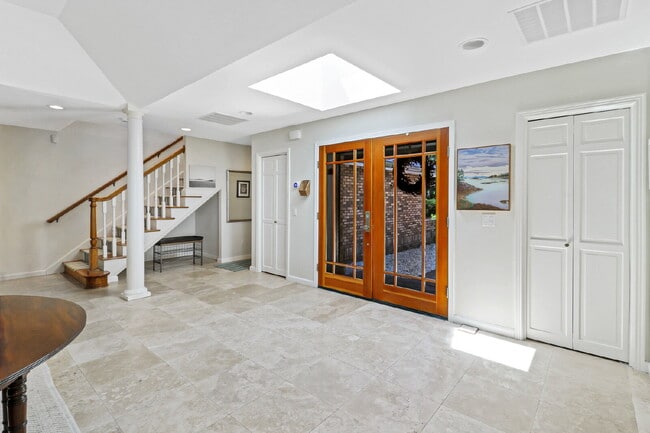 Building Photo - 1 Angel Wing Dr