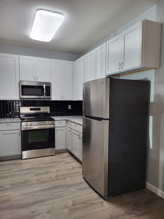 Building Photo - 4725 Hahns Peak Dr