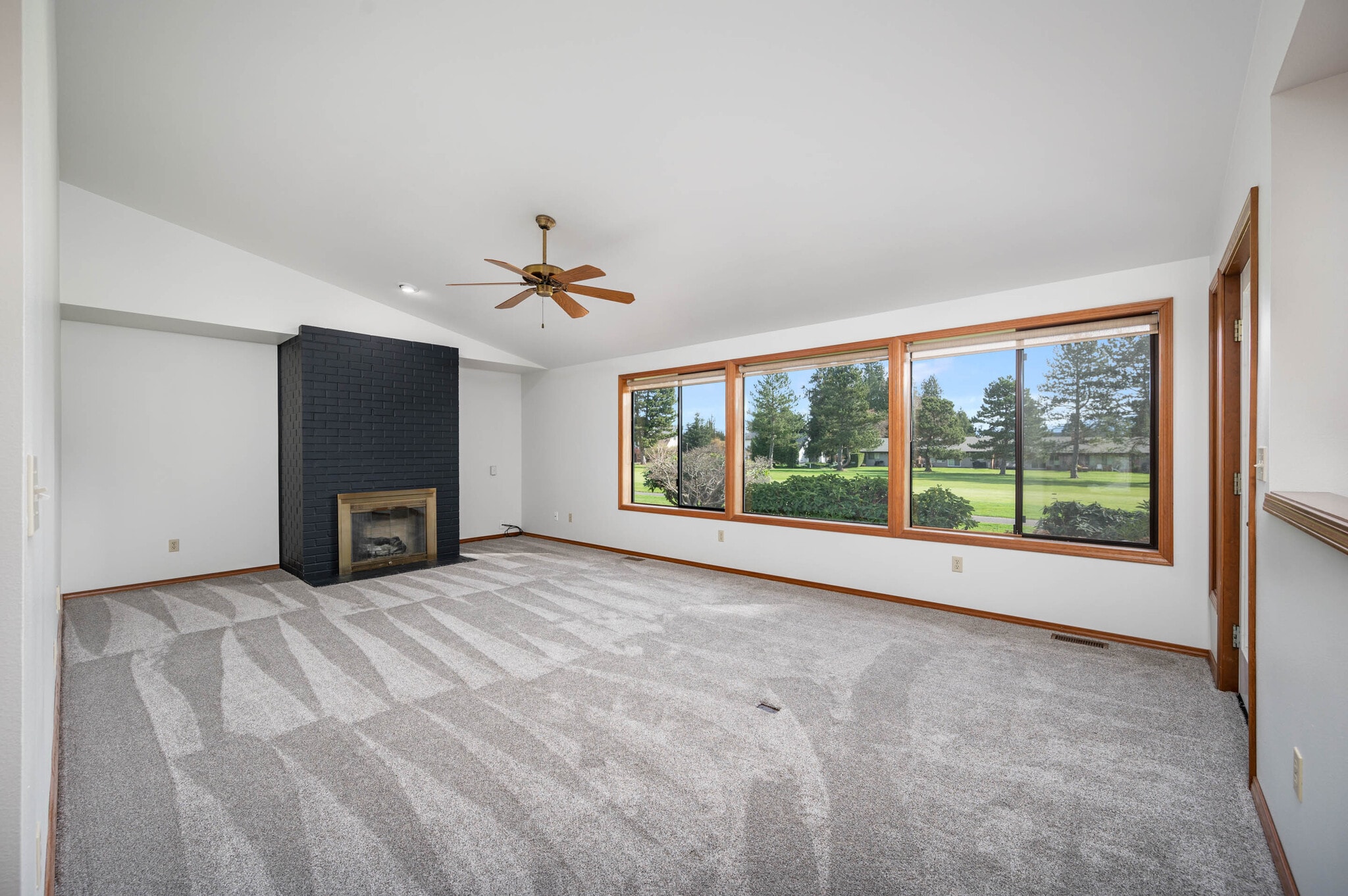 Building Photo - 12371 Rainier Dr