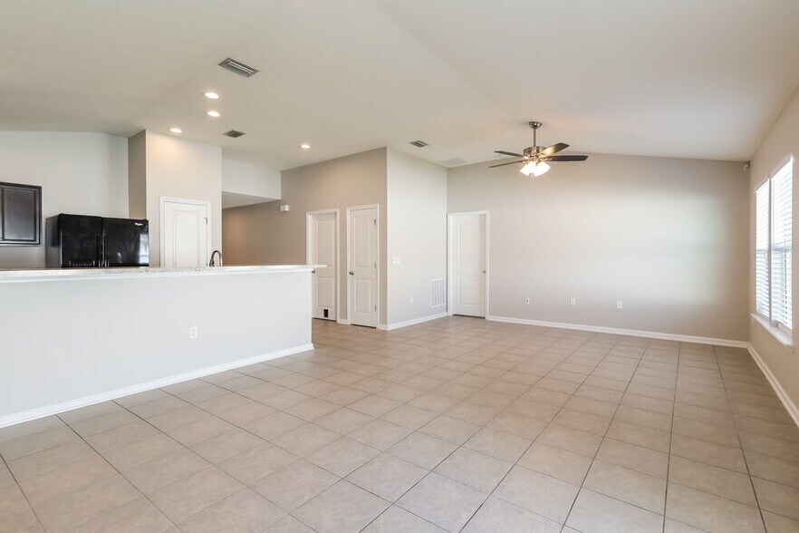 Building Photo - 6582 Winding Greens Dr