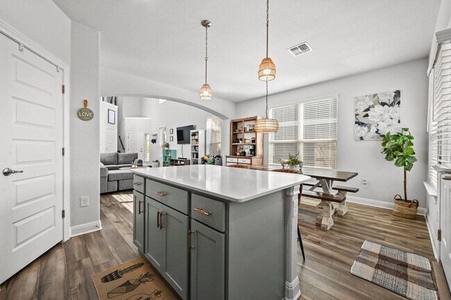 Building Photo - 6514 Marsh Ln