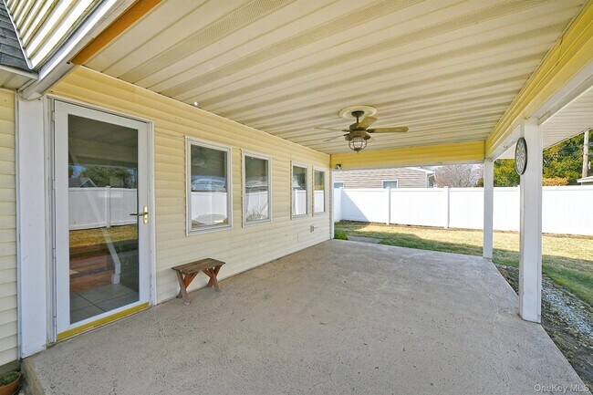 Building Photo - 33 Robin Ln