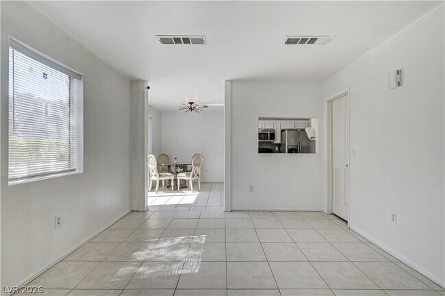 Building Photo - 4040 Castle Cove Dr