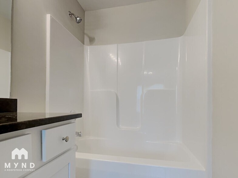 Building Photo - 153 McKinnon Ave NE