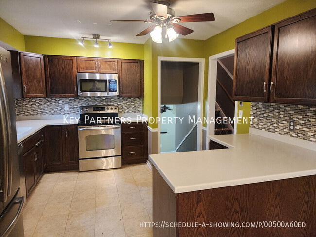 Building Photo - 10710 W 91st Terrace