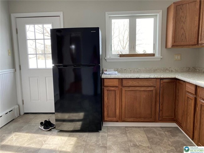 Building Photo - 6450 Sullivan Trail