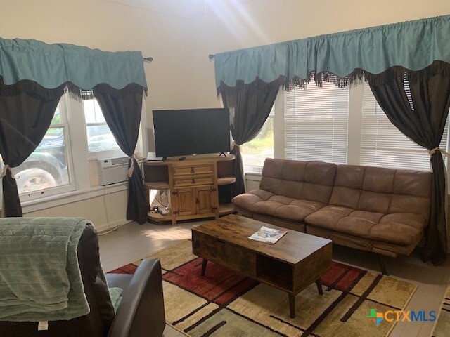 Building Photo - 5804 San Marcos Hwy