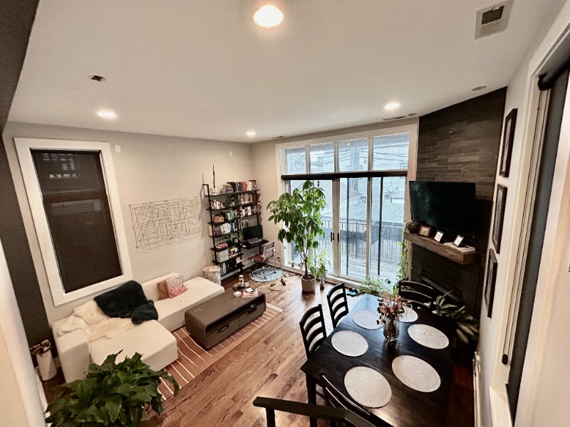 Building Photo - 1543 N Bosworth Ave