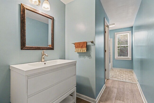Building Photo - Two Levels. Two Kitchens. One Pool. East Cobb at $5,495/month
