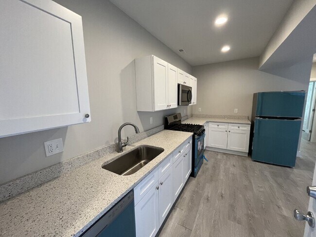 Building Photo - 1966 Randall Rd