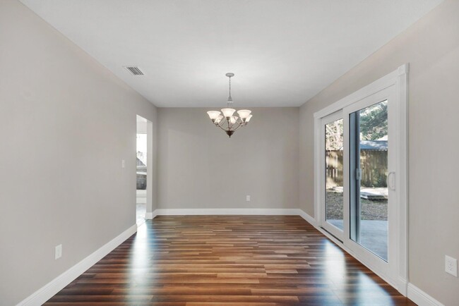 Building Photo - 266 Honeysuckle Way