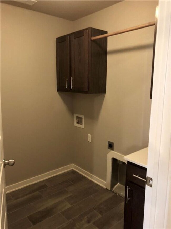 Building Photo - 504 W Weymouth