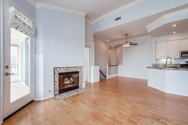 Building Photo - ***Available for move in on June 30, 2025*...