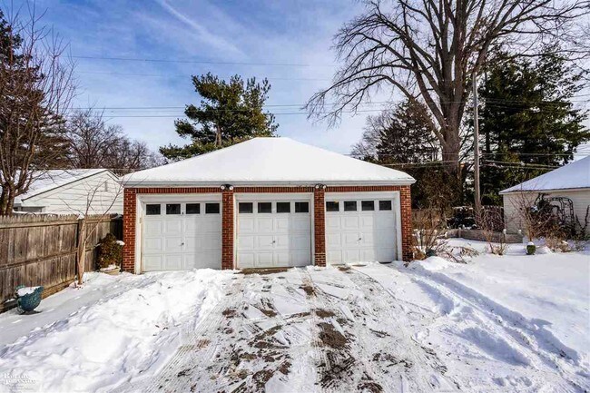 Building Photo - 580 Neff Rd