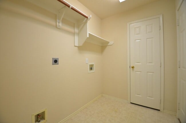 Building Photo - 20510 Oxbow Park Ln