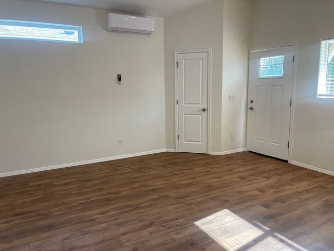 Building Photo - Occupied Do Not Disturb Tenant - Newer hom...