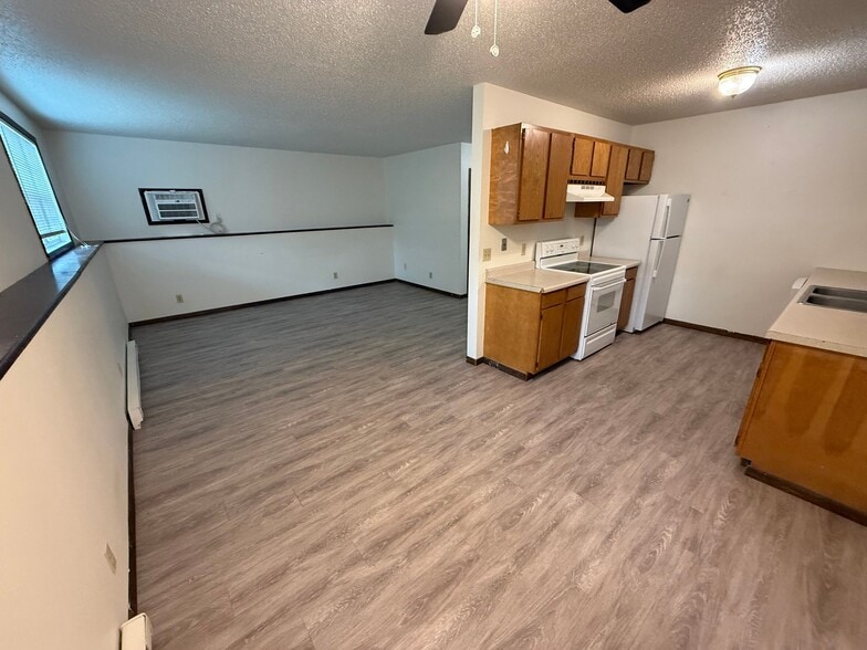 Building Photo - 732 Great Plains Ct