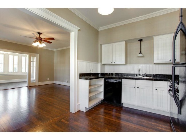 Building Photo - 2200 College Ave