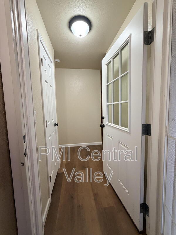 Building Photo - 1280 Dodd Ct