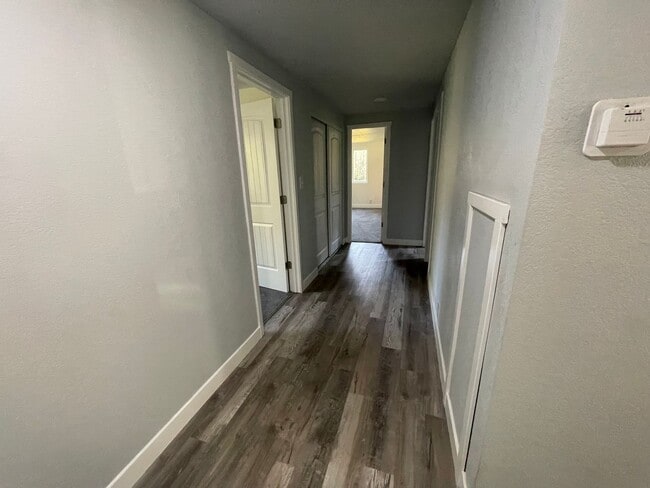 Building Photo - Spacious 3-Bed + Flex Room on Private Fenced 2 Acres, Huge Shop