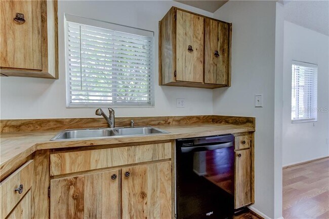 Building Photo - 2945 Lichen Ln