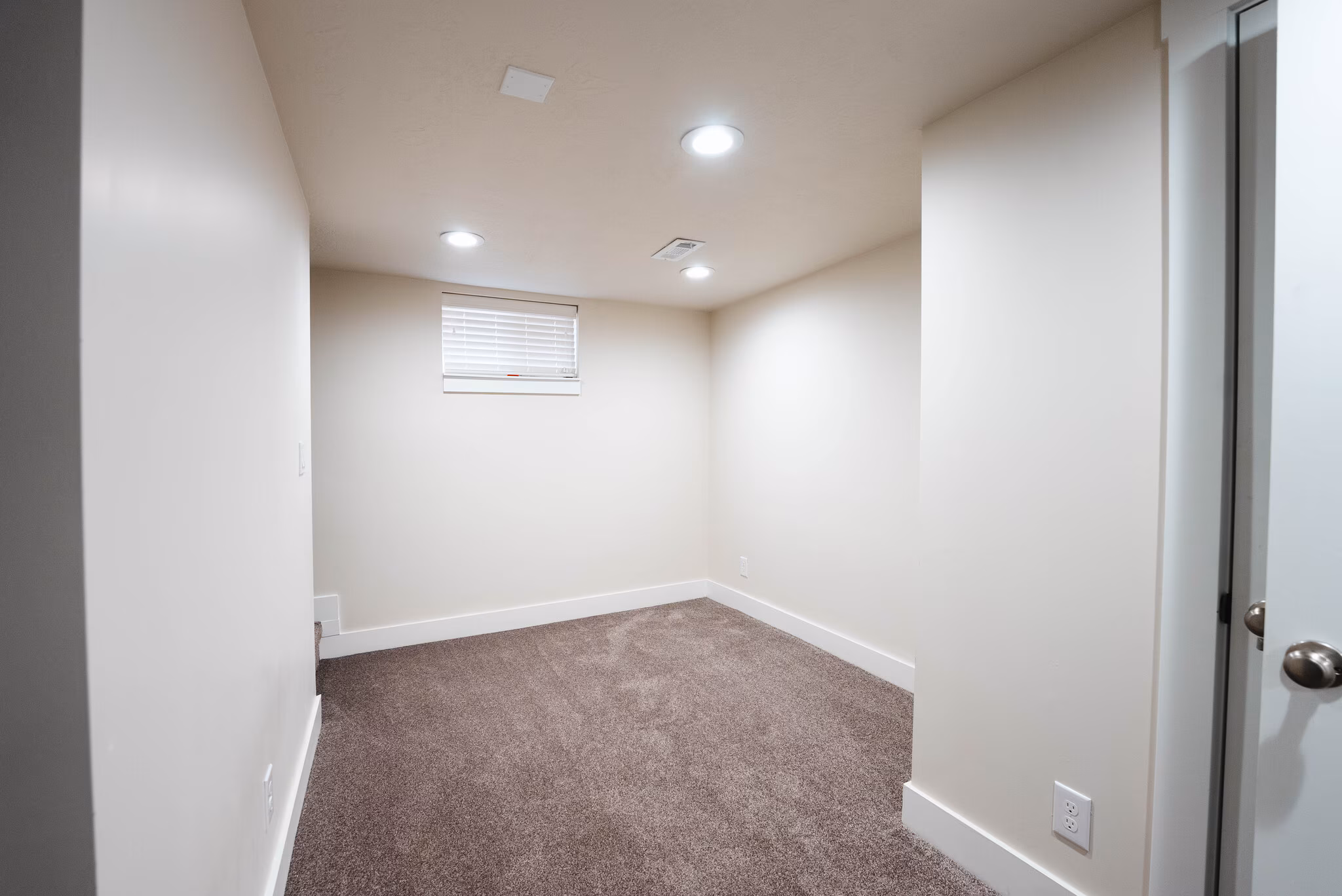 APT B - 259 E Herbert Ave