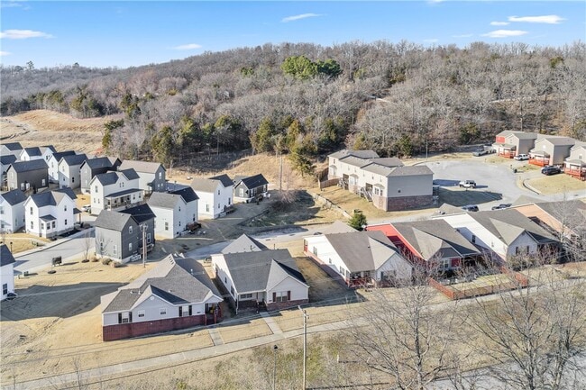 Building Photo - 2970 W Old Farmington Rd