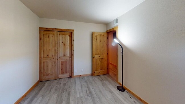 Building Photo - Long Term Rental- Mountainside Condos E339