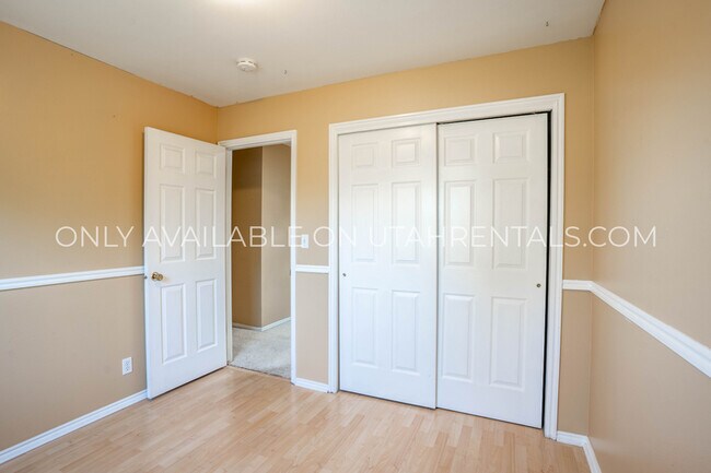 Building Photo - 1120 S 850 E