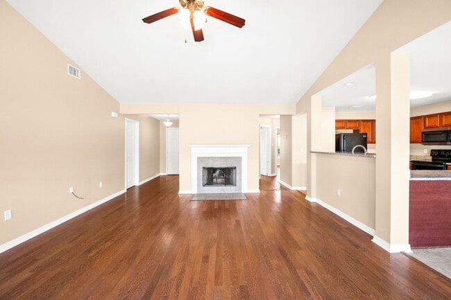 Building Photo - 3235 Bellingrath Dr