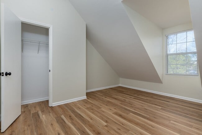 Building Photo - Beautifullly renovated home with easy access to I-26