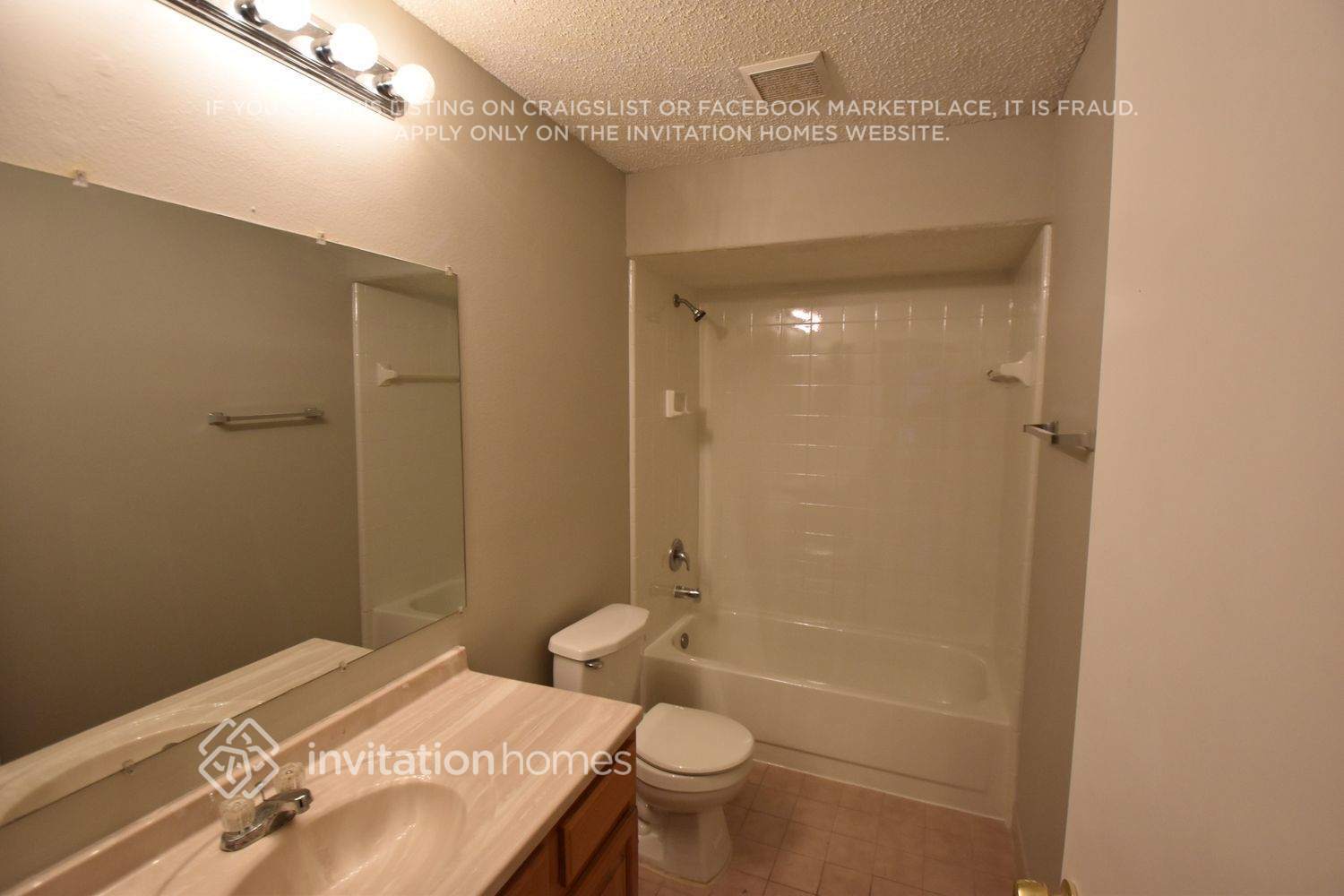 Building Photo - 2139 Lady Di Ln