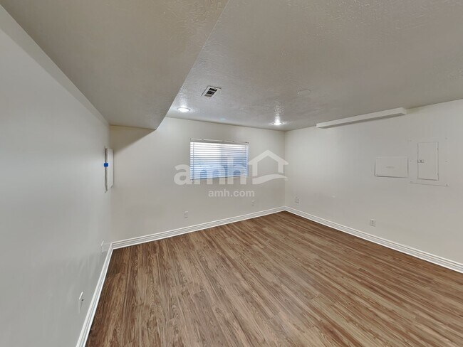 Building Photo - 5739 Impressions Dr