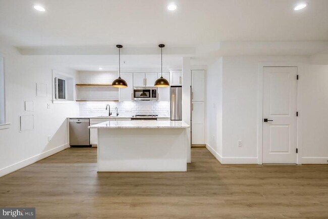 Building Photo - 4416 15th St NW