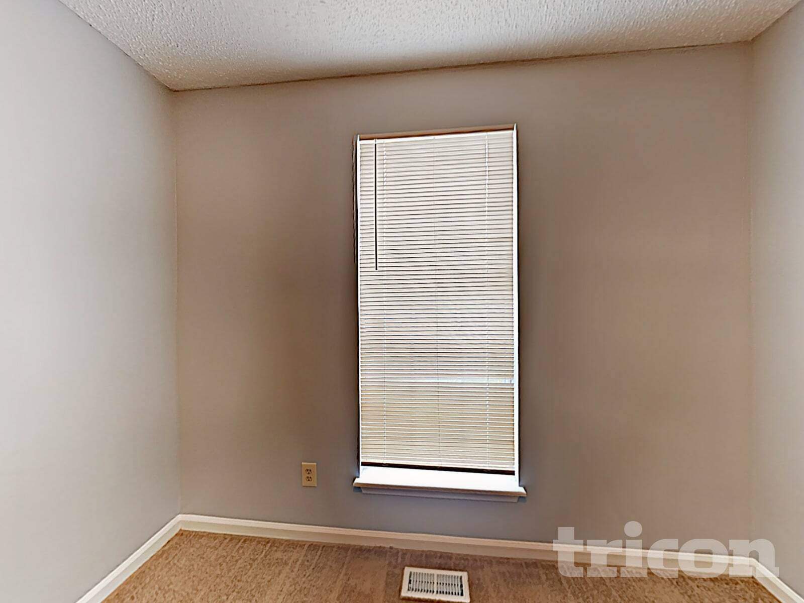 Building Photo - 225 Salusbury Ln