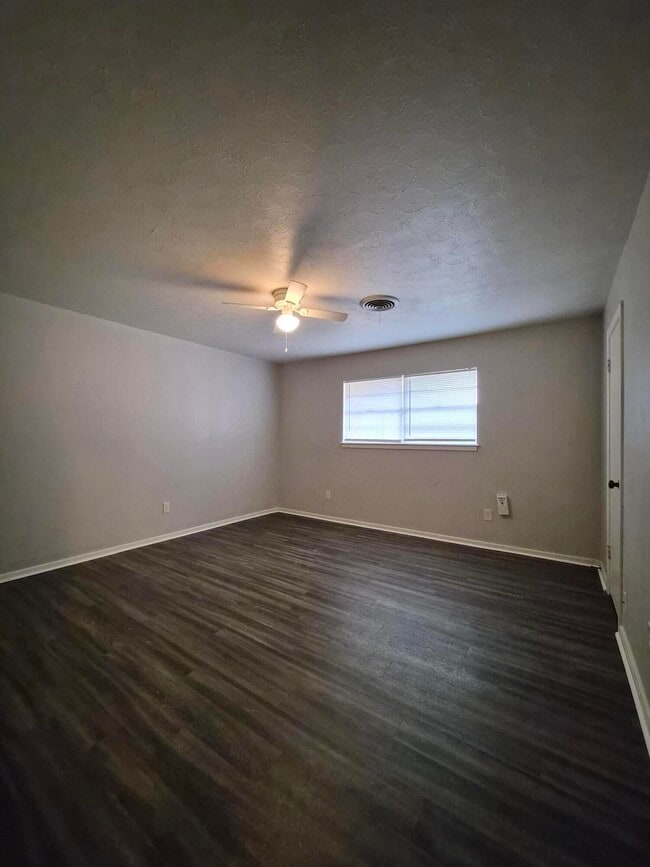 Building Photo - 3813 51st St