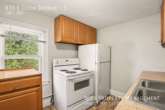 Building Photo - 870 Cook Ave E