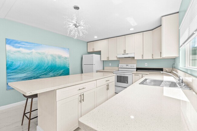 Building Photo - Upgraded 5 bedroom, 3 bath home