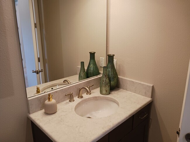 Building Photo - Here is your chance to live in Model Home!...