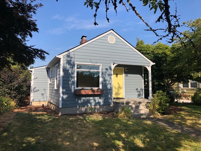 Building Photo - 2 Bed/1 Bath Bungalow in Downtown McMinnville